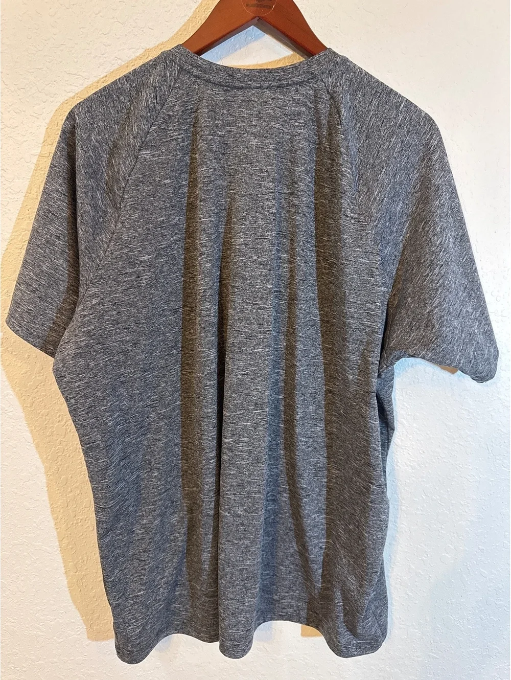Nike Swim Dri-FIT UPF 40+ Men’s Gray Short Sleeve Shirt Size XL